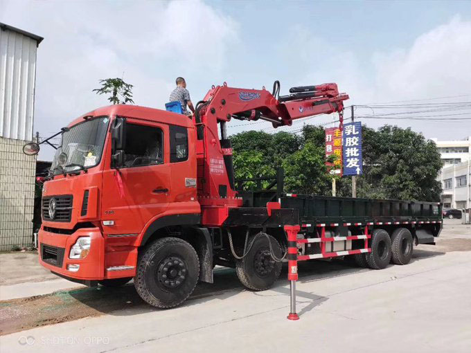江威吊機16噸折臂東風(fēng)天龍前四后八隨車吊