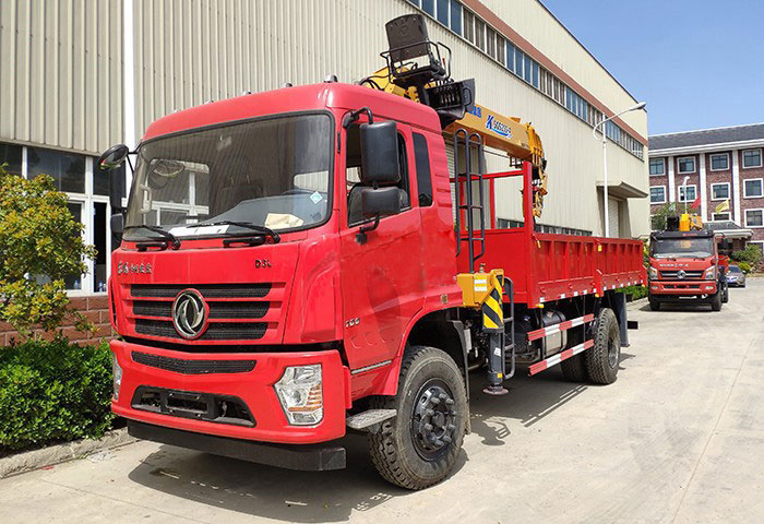 徐工8噸東風(fēng)專底D3隨車吊
