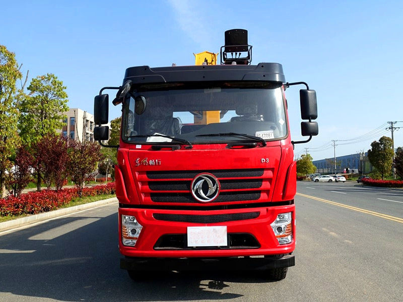 東風暢行后八輪徐工12噸隨車吊多少錢一輛？