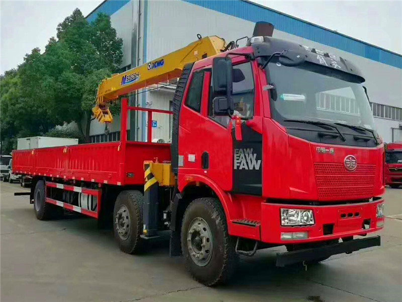 解放12噸價格隨車吊多少錢一臺？