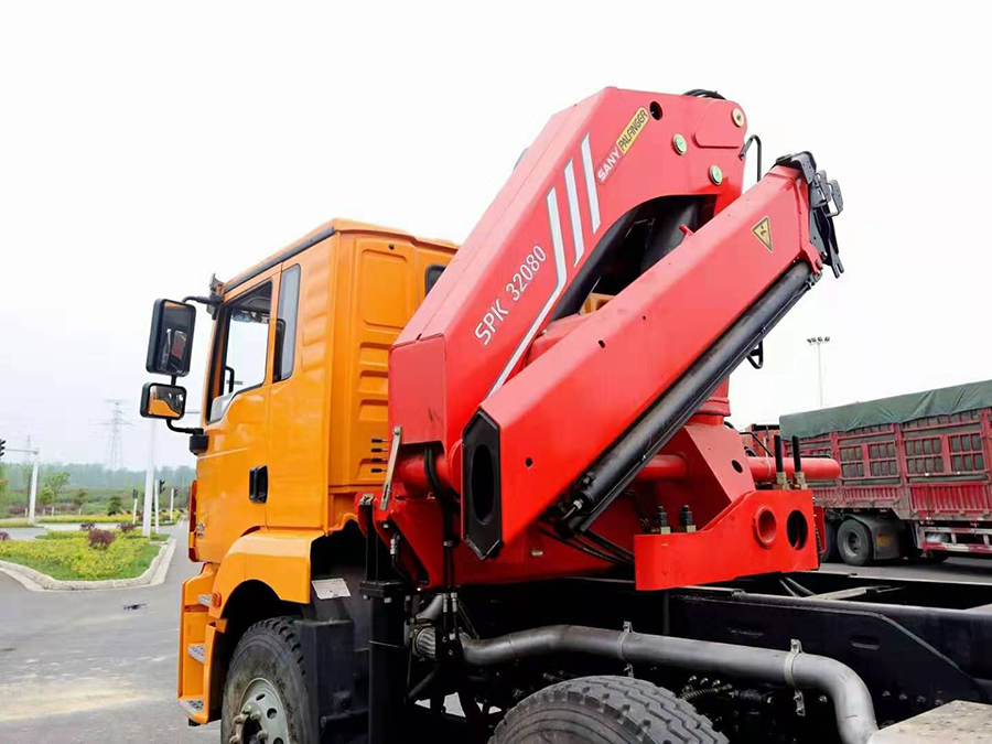 購車攻略：隨車吊的吊機(jī)該如何選擇？