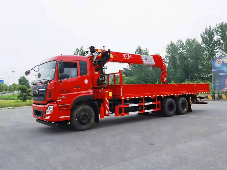 東風(fēng)天龍長興12噸隨車吊 龍擎動力圖片展示4