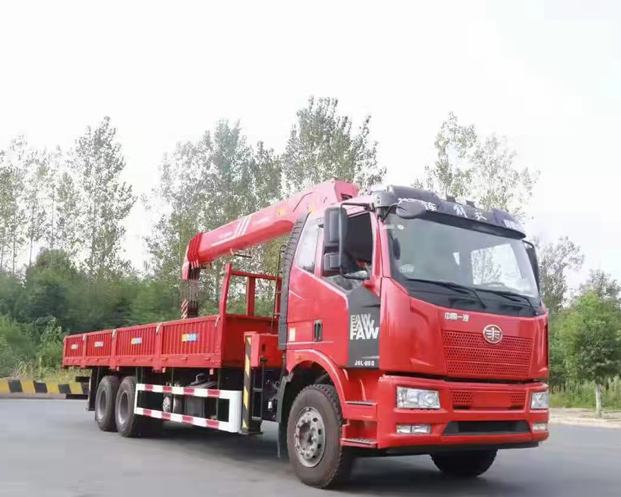 解放J6三一12噸隨車(chē)吊價(jià)格