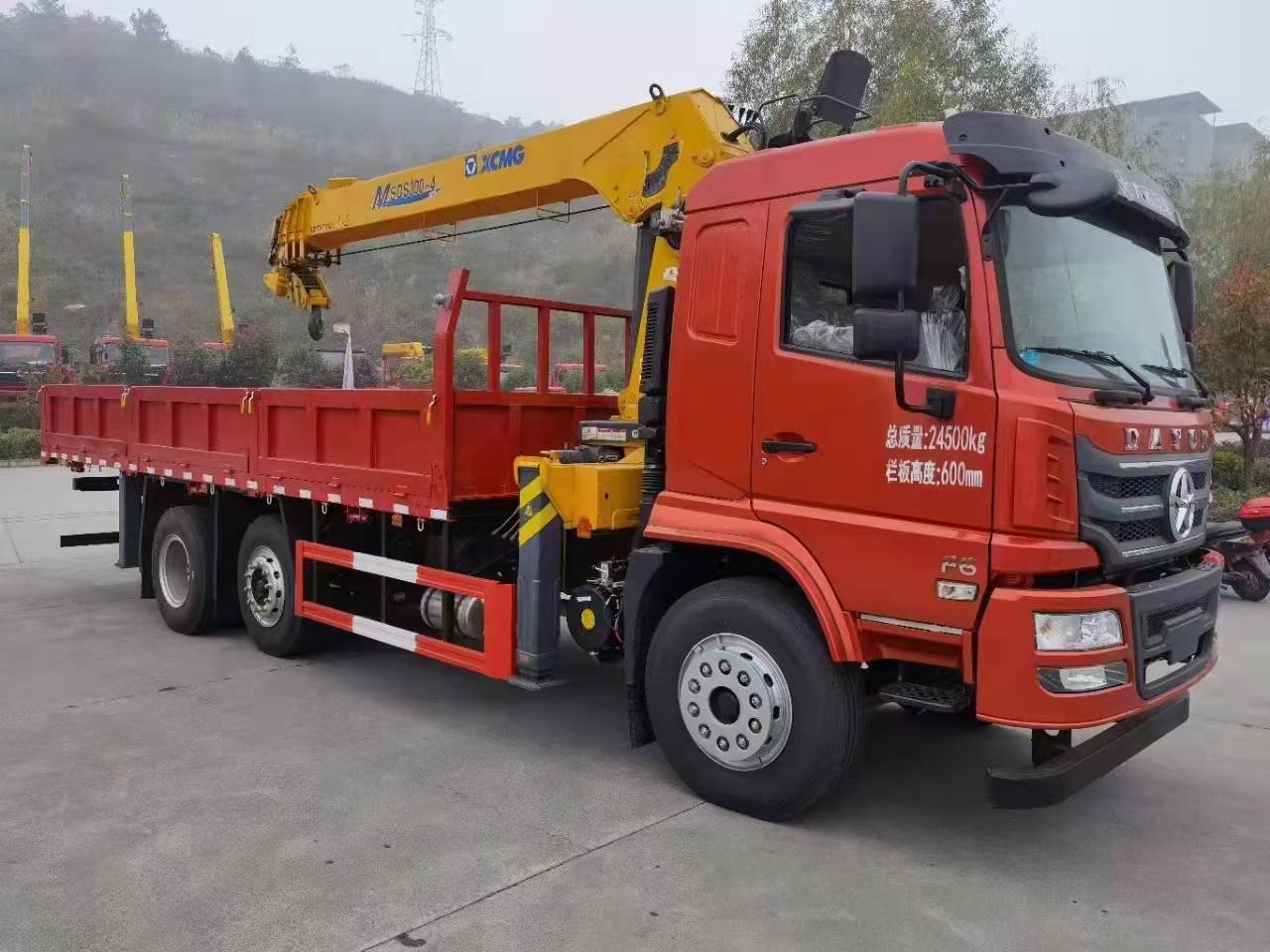 大運(yùn)隨車吊徐工8噸吊機(jī) 現(xiàn)車降價(jià)2萬(wàn)元